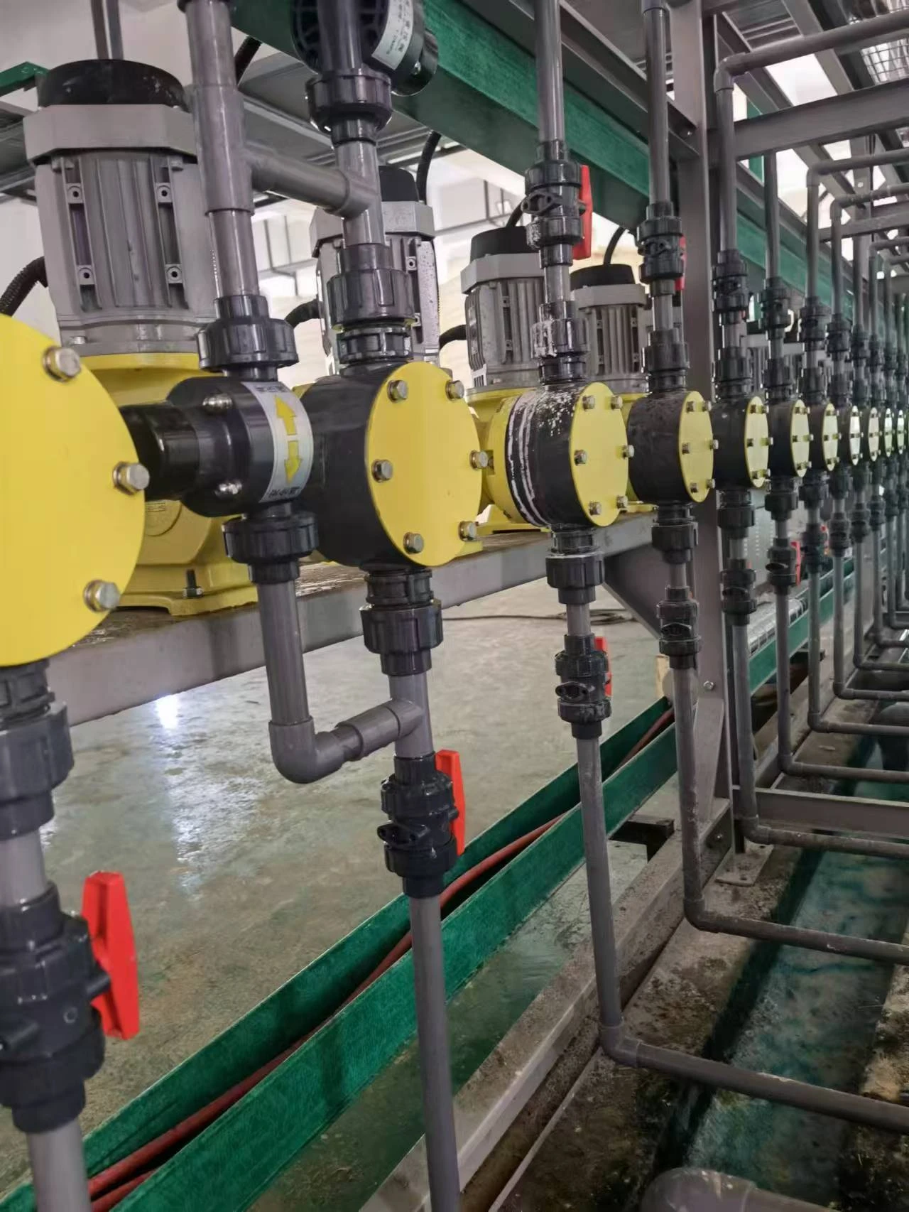 计量泵加药1.jpg 计量泵加药1.jpg